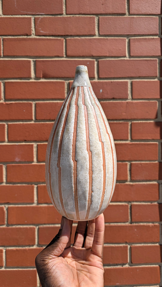 Line Shift Shino Vase